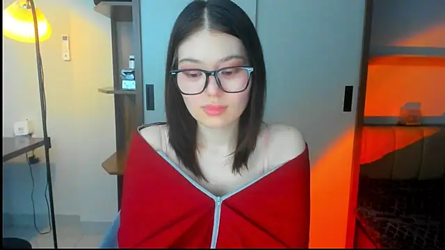 HopeLovely online show from 02.25.26