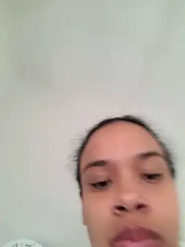 Snapshot of kyliecastell chatting on 11.21.25 kyliecastell online show from 11.21.25