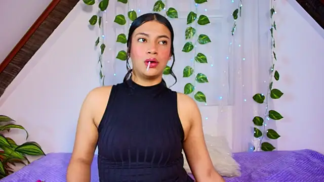 lucia sweeet online show from 12.20.25