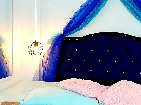 Snapshot of KATY_LOWERY chatting on 11.25.25 KATY LOWERY online show from 11.25.25