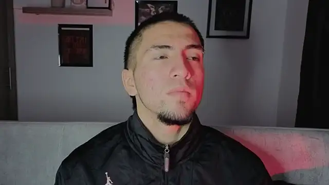 Snapshot of AresMassimoX chatting on 11.25.25 AresMassimoX online show from 11.25.25