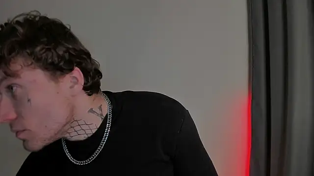 Huntall77 online show from 11.18.25