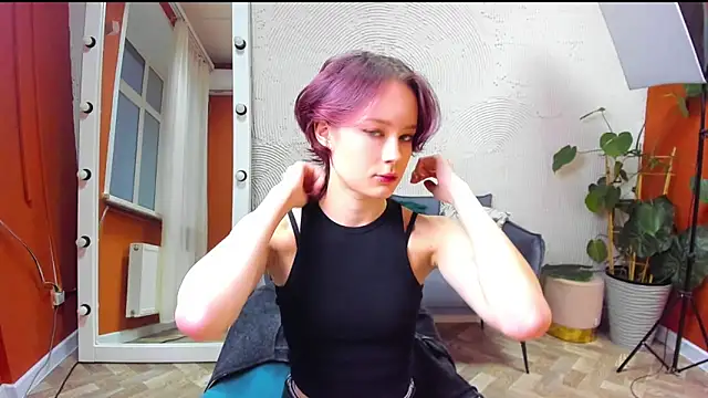 Snapshot of Annie_Way chatting on 11.17.25 Annie Way online show from 11.17.25