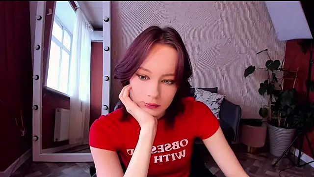 Snapshot of Annie_Way chatting on 11.19.25 Annie Way online show from 11.19.25