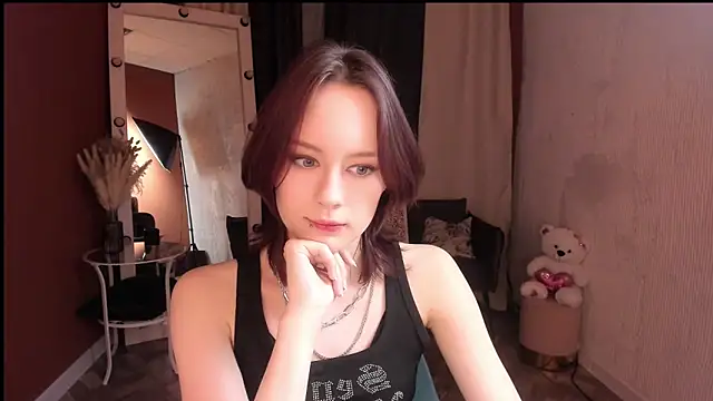 Snapshot of Annie_Way chatting on 12.03.25 Annie Way online show from 12.03.25