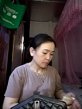 Snapshot of Feeling-hot chatting on 04.24.26 Feeling-hot online show from 04.24.26