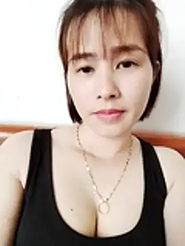 Snapshot of Swan-white123 chatting on 12.23.25 Swan-white123 online show from 12.23.25