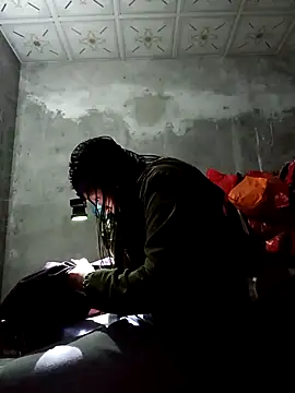 Snapshot of vangkt-cute chatting on 12.20.25 vangkt-cute online show from 12.20.25