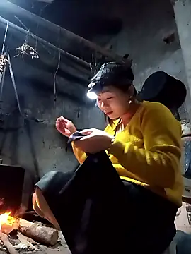 Snapshot of vangkt-cute chatting on 01.14.26 vangkt-cute online show from 01.14.26