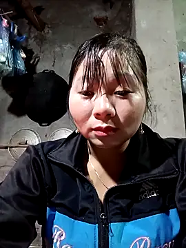 Snapshot of vangkt-cute chatting on 02.22.26 vangkt-cute online show from 02.22.26