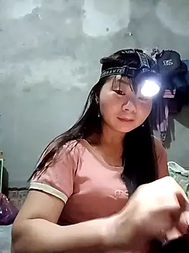 Snapshot of vangkt-cute chatting on 02.25.26 vangkt-cute online show from 02.25.26