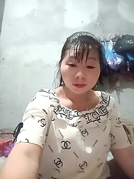 Snapshot of vangkt-cute chatting on 03.26.26 vangkt-cute online show from 03.26.26