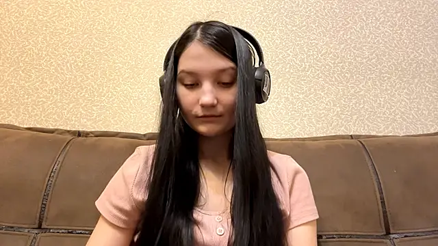 AurorAurora online show from 01.16.26