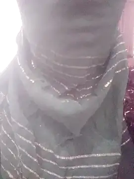 Snapshot of riyahot011 chatting on 11.12.25 riyahot011 online show from 11.12.25