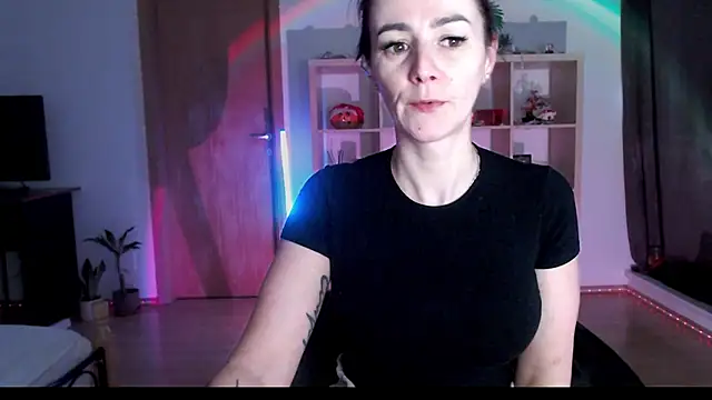 MissyDior8 online show from 12.18.25