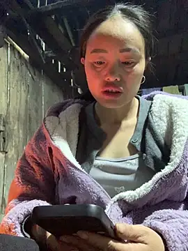 phuong cute online show from 11.22.25