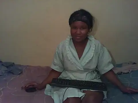 Snapshot of Diva-girl chatting on 11.23.25 Diva-girl online show from 11.23.25