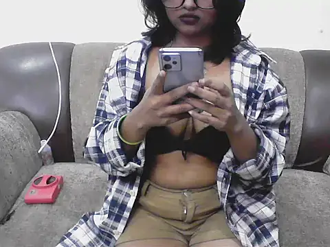 Soniya singh   online show from 02.15.26