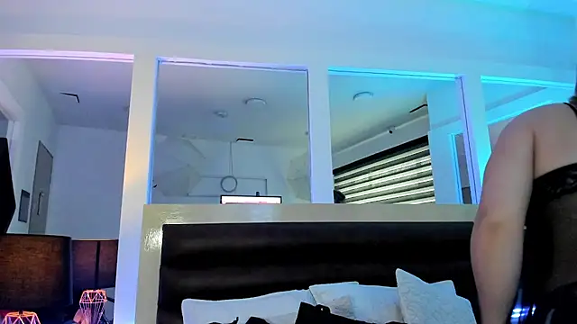 LaurenSpitz online show from 02.18.26