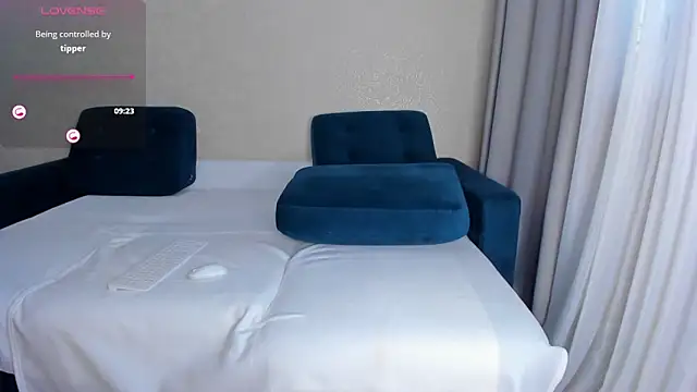 Snapshot of pandora_gold chatting on 10.25.25 pandora gold online show from 10.25.25