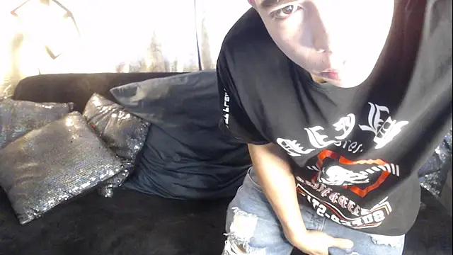 Snapshot of Aaron_foxx1 chatting on 11.18.25 Aaron foxx1 online show from 11.18.25