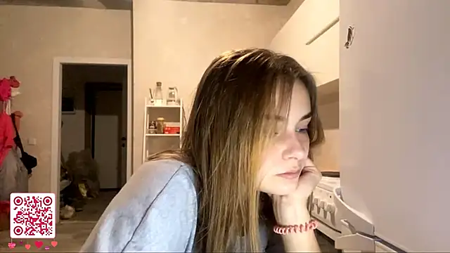 GeralynChiszar online show from 11.23.25