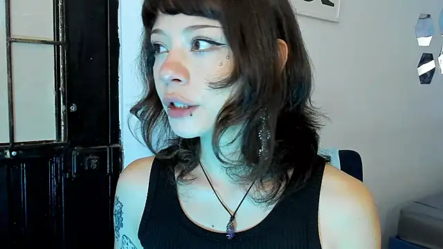 Snapshot of Anny-Bunny_ chatting on 11.14.25 Anny-Bunny online show from 11.14.25