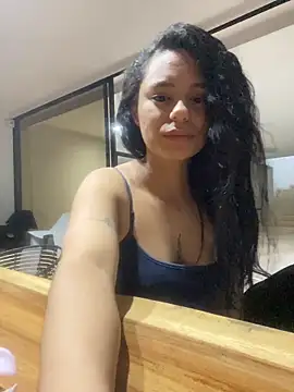 Snapshot of Ciara_Lawrence chatting on 11.30.25 Ciara Lawrence online show from 11.30.25