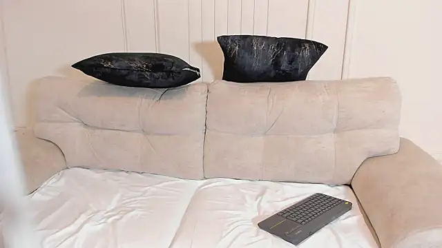 Kenia Storm online show from 01.14.26