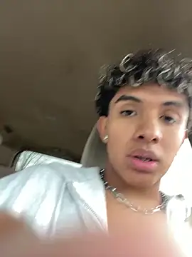 Snapshot of Ashleythelatina chatting on 11.24.25 Ashleythelatina online show from 11.24.25