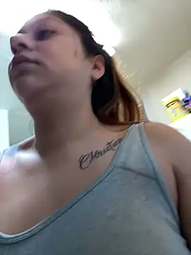 Snapshot of LovelyAlizehi chatting on 11.13.25 LovelyAlizehi online show from 11.13.25