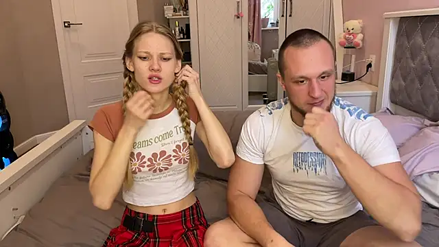 Daisy Couple online show from 01.17.26