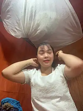 Snapshot of xu-ka chatting on 04.15.26 xu-ka online show from 04.15.26