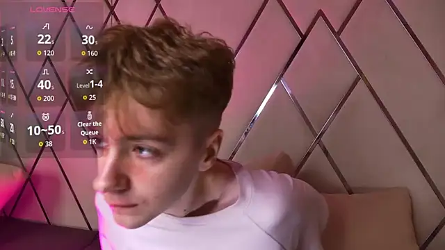 Snapshot of Paul_Holt chatting on 11.20.25 Paul Holt online show from 11.20.25