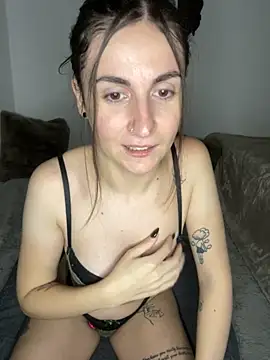 AuroraAllure 27 online show from 11.21.25