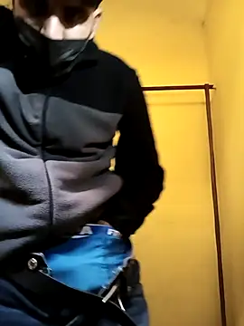 Snapshot of hotyyyyjonny chatting on 12.14.25 hotyyyyjonny online show from 12.14.25