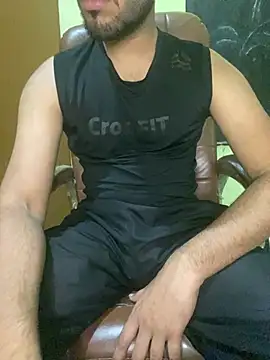 Snapshot of hotyyyyjonny chatting on 04.15.26 hotyyyyjonny online show from 04.15.26