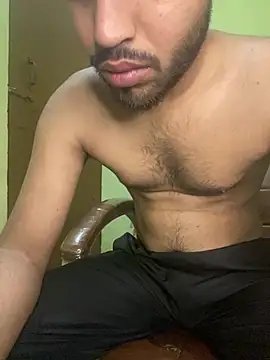 Snapshot of hotyyyyjonny chatting on 04.17.26 hotyyyyjonny online show from 04.17.26