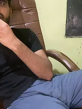 Snapshot of hotyyyyjonny chatting on 04.17.26 hotyyyyjonny online show from 04.17.26