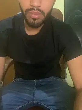 Snapshot of hotyyyyjonny chatting on 04.21.26 hotyyyyjonny online show from 04.21.26