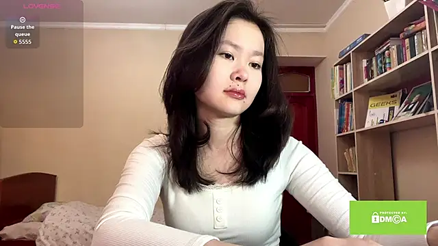 Snapshot of HuldaKye chatting on 02.22.26 HuldaKye online show from 02.22.26