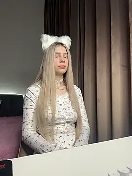 Olivia1Taylor1 online show from 11.24.25