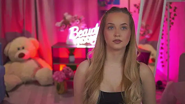 Snapshot of ElyssawetXX chatting on 02.21.26 ElyssawetXX online show from 02.21.26