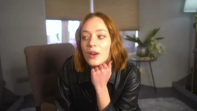 LucreciaAsters online show from 11.16.25