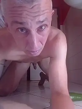 Snapshot of MaikBuoy chatting on 04.01.26 MaikBuoy online show from 04.01.26