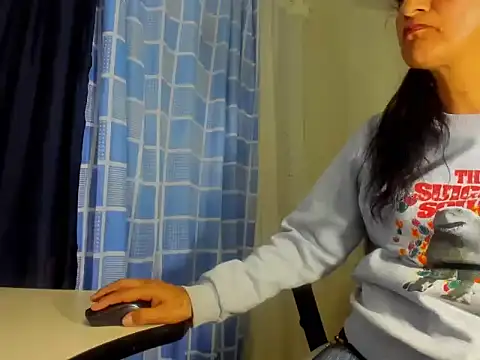 Snapshot of Tiff_Dirty69 chatting on 11.28.25 Tiff Dirty69 online show from 11.28.25