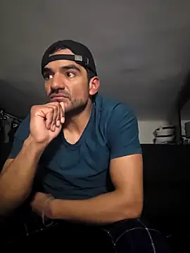 Snapshot of piggylatino chatting on 02.10.26 piggylatino online show from 02.10.26