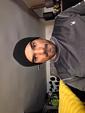 Snapshot of piggylatino chatting on 02.11.26 piggylatino online show from 02.11.26