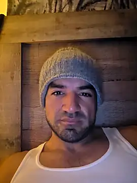 Snapshot of piggylatino chatting on 02.14.26 piggylatino online show from 02.14.26