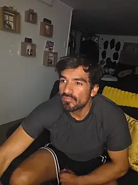 Snapshot of piggylatino chatting on 03.19.26 piggylatino online show from 03.19.26